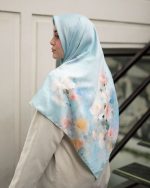 روسری ابریشم اعلا برند ملیحا طرح - تصویر 4